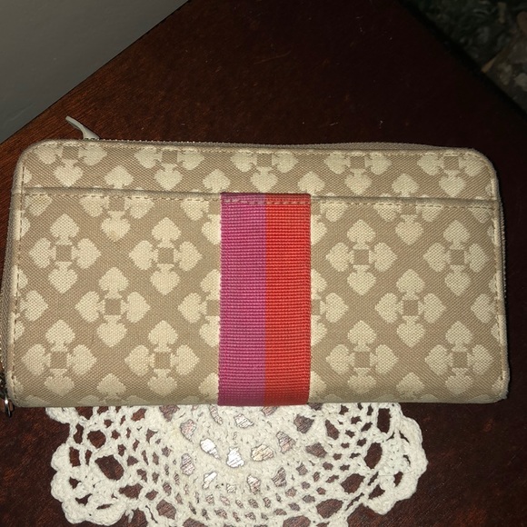 KATE SPADE Ziparound Accordion Style Wallet - Picture 3 of 4